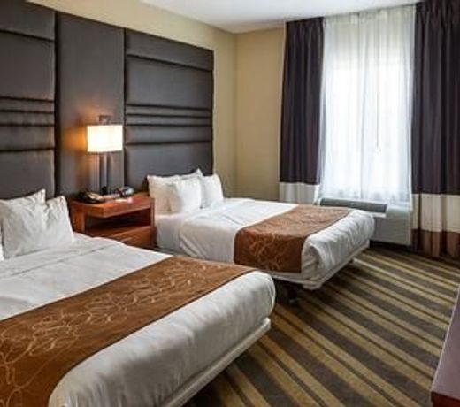 Comfort Suites near Tanger Outlet Mall