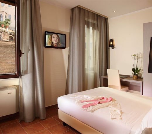 Hearth Hotel