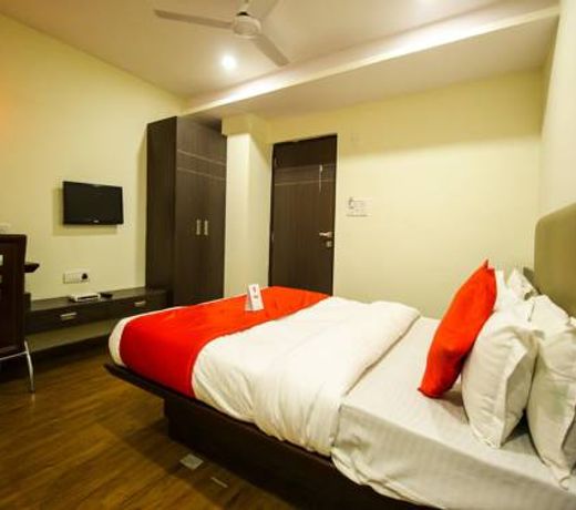 OYO 6949 Hotel Rajdhani