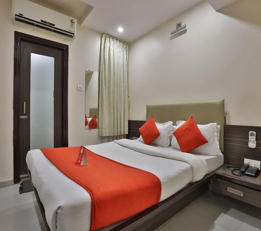 OYO 6949 Hotel Rajdhani