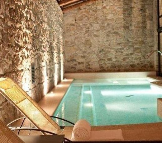 Imposing Castle in Northern Italy for Dreamy Royal Vacation