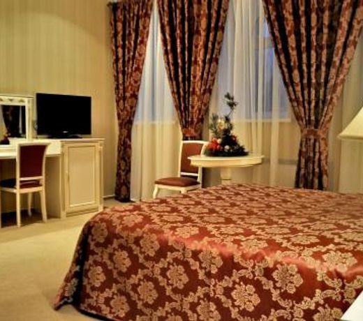 Dynastya Hotel