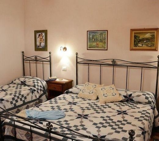 Country Cottage in Marche with Swimming Pool