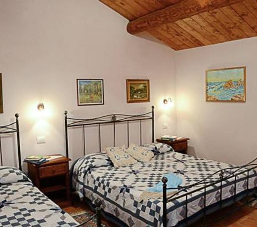 Country Cottage in Marche with Swimming Pool
