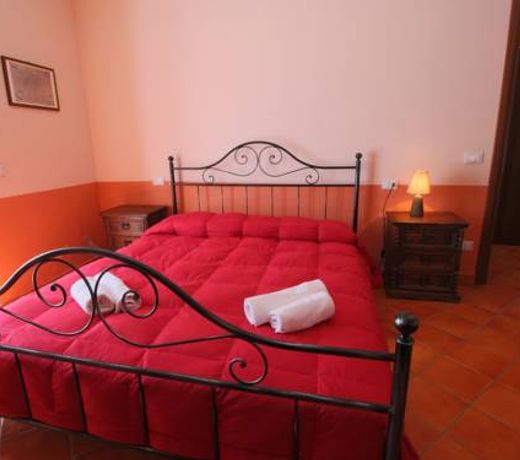 Magnificent Mansion in Apecchio with Swimming Pool