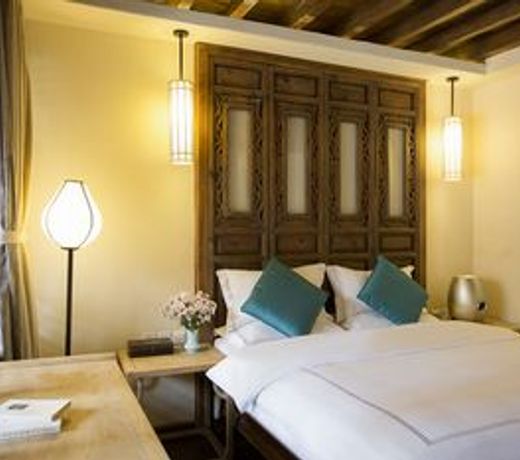 Banxi Caotang Inn