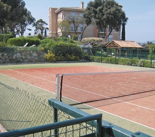 Awesome home in Theoule sur Mer with 3 Bedrooms, WiFi and Outdoor swimming pool