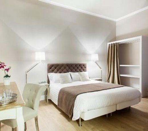 BacHome Gallery B&B