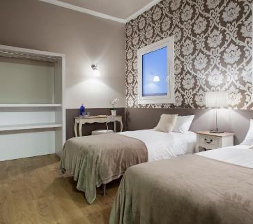 BacHome Gallery B&B