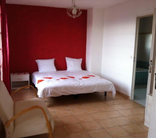 CHAMBRE D??HOTES LES BOIS DE LA MOURACHONNE