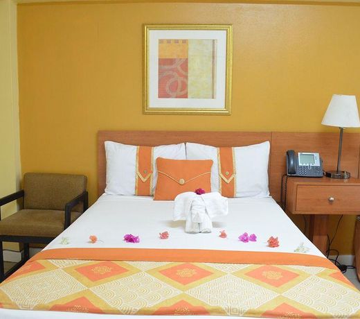 SUITES OCHO RIOS