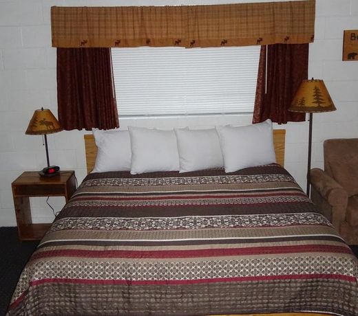 Eagle's Nest Motel