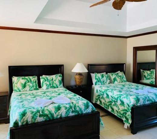 Pacifico Colonial Condominiums
