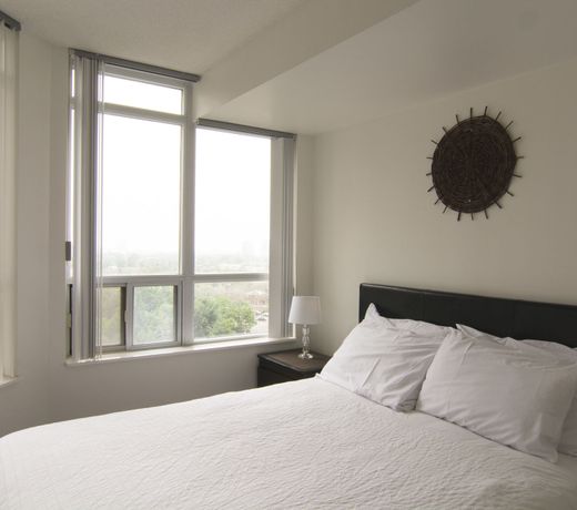 Maplewood Suites - Square One