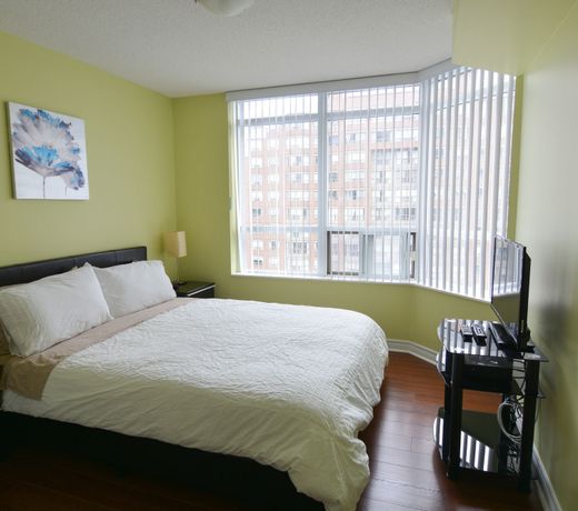 Maplewood Suites - Square One