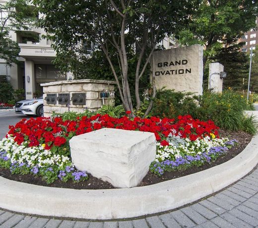 Maplewood Suites - Square One