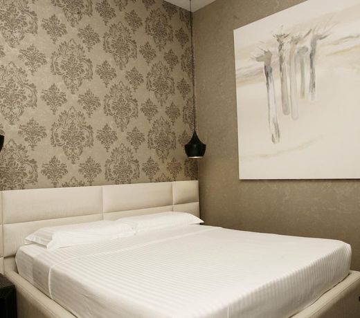 La BohÃ¨me Hotel