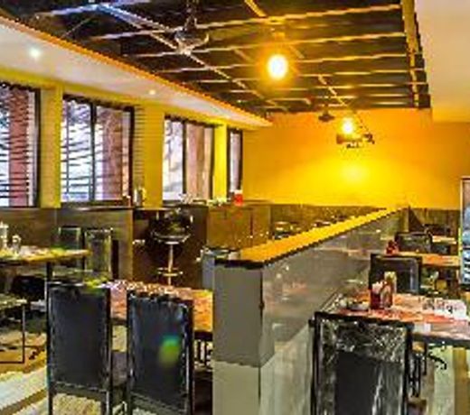 Hotel Girish