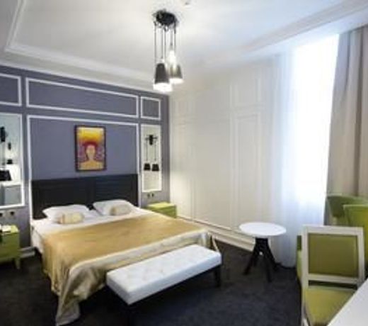 Dondar Hotel Formula 1 View