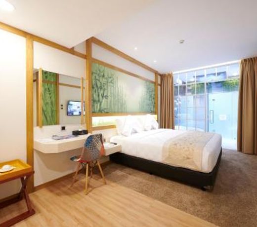 Verse Luxe Hotel Wahid Hasyim