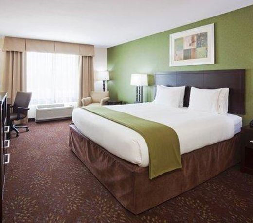 Holiday Inn Express Hotel and Suites Fort Dodge