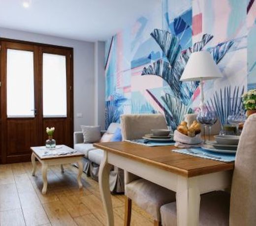 Lora Luxury House