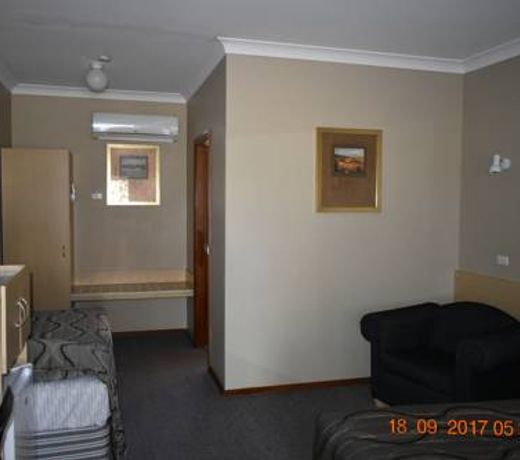 Cooee Motel