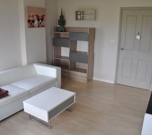 One bedroom Corner apartment relaxing view 121-198