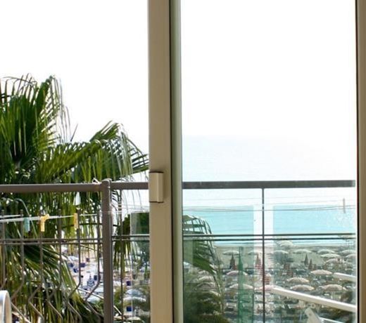 Petit Hotel
