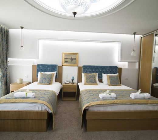 Cumbali Suite Hotel