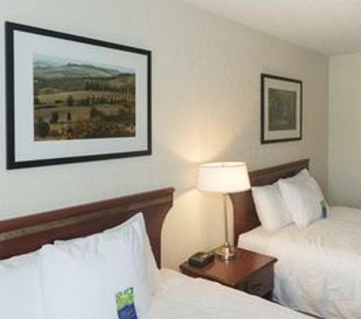 Lakeview Inns & Suites - Fort Nelson