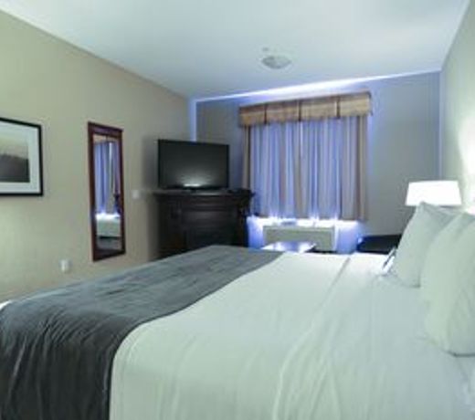 Lakeview Inns & Suites - Fort Nelson