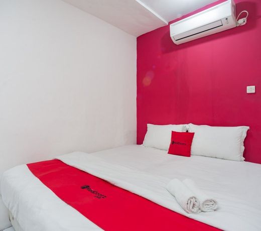 RedDoorz Plus near Mall Kelapa Gading
