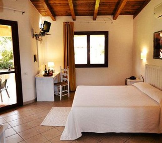 Limone Beach Resort