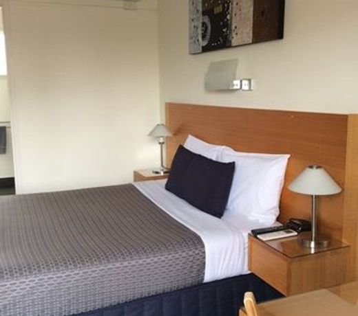 Hamilton Townhouse Motel