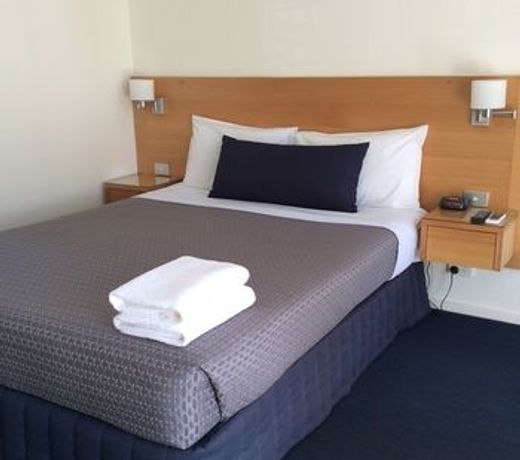 Hamilton Townhouse Motel