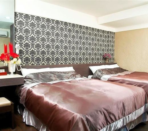 Happy Hotel