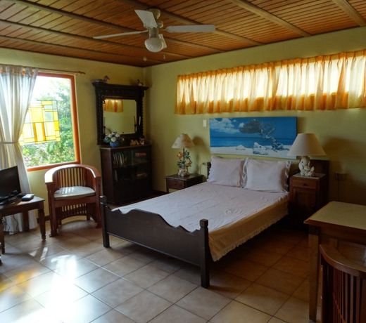 GUESTHOUSE LITTLEDAVID