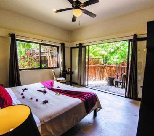 HIP HOTEL By Ana y Jose