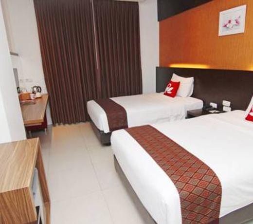 ZEN Premium Near Rumah Mode