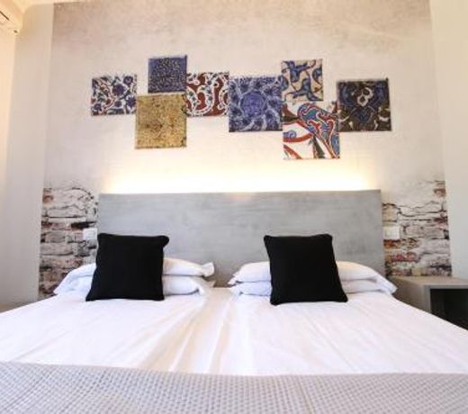B City Hotel