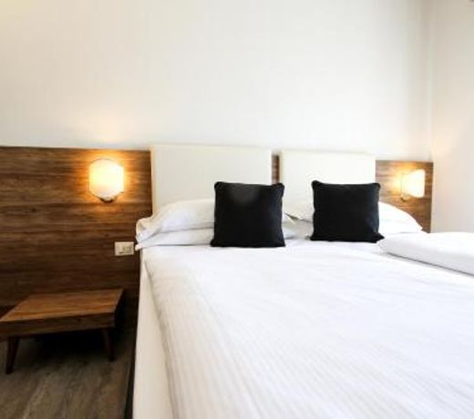 B City Hotel