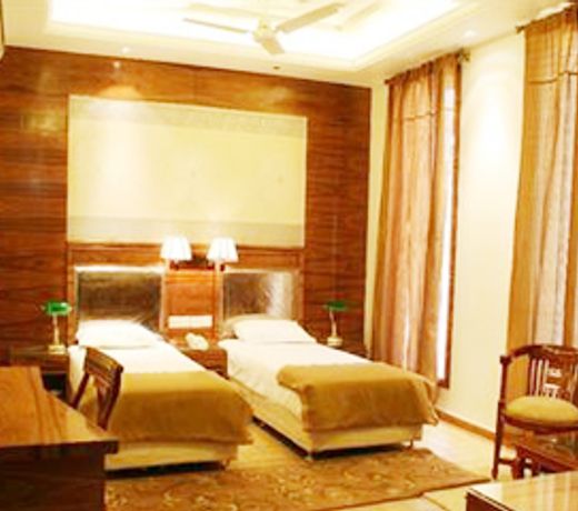 OYO 695 Hotel Silver Leaf
