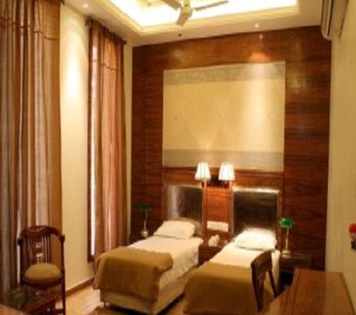 OYO 695 Hotel Silver Leaf