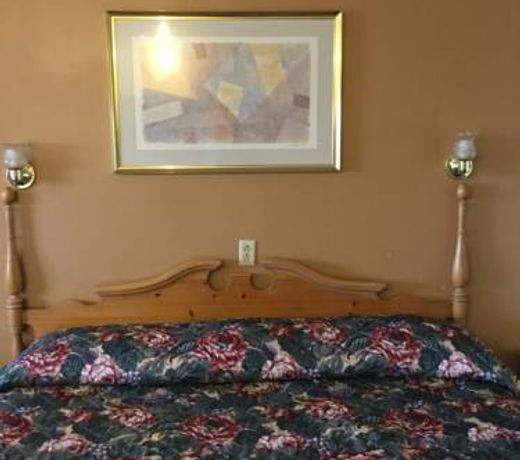 Deluxe Inn