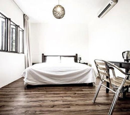 8 Boutique By The Sea