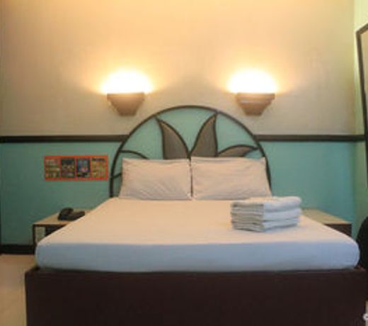 Halina Drive-Inn Hotel Sta. Mesa