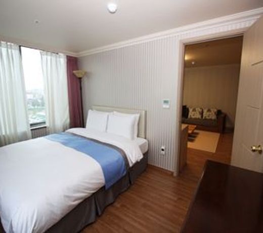 VISTAS PREMIUM GUEST HOUSE