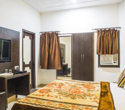 OYO 2862 Hotel Kanha Continental