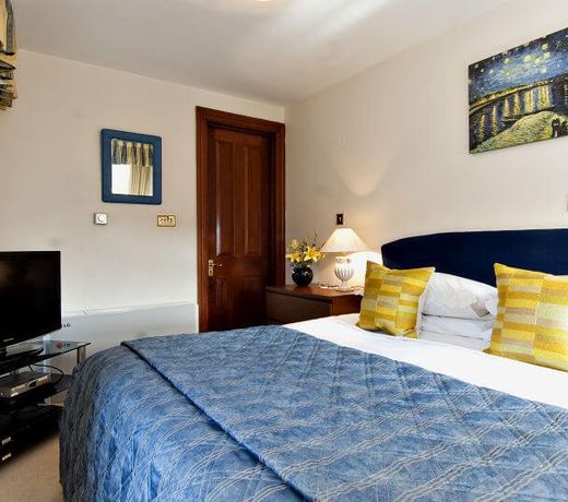 CARLTON COURT - MAYFAIR